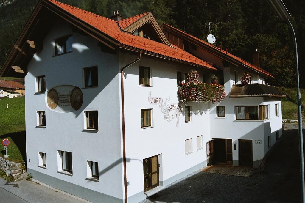Haus Dorfschmied Hotel Флирш Екстериор снимка