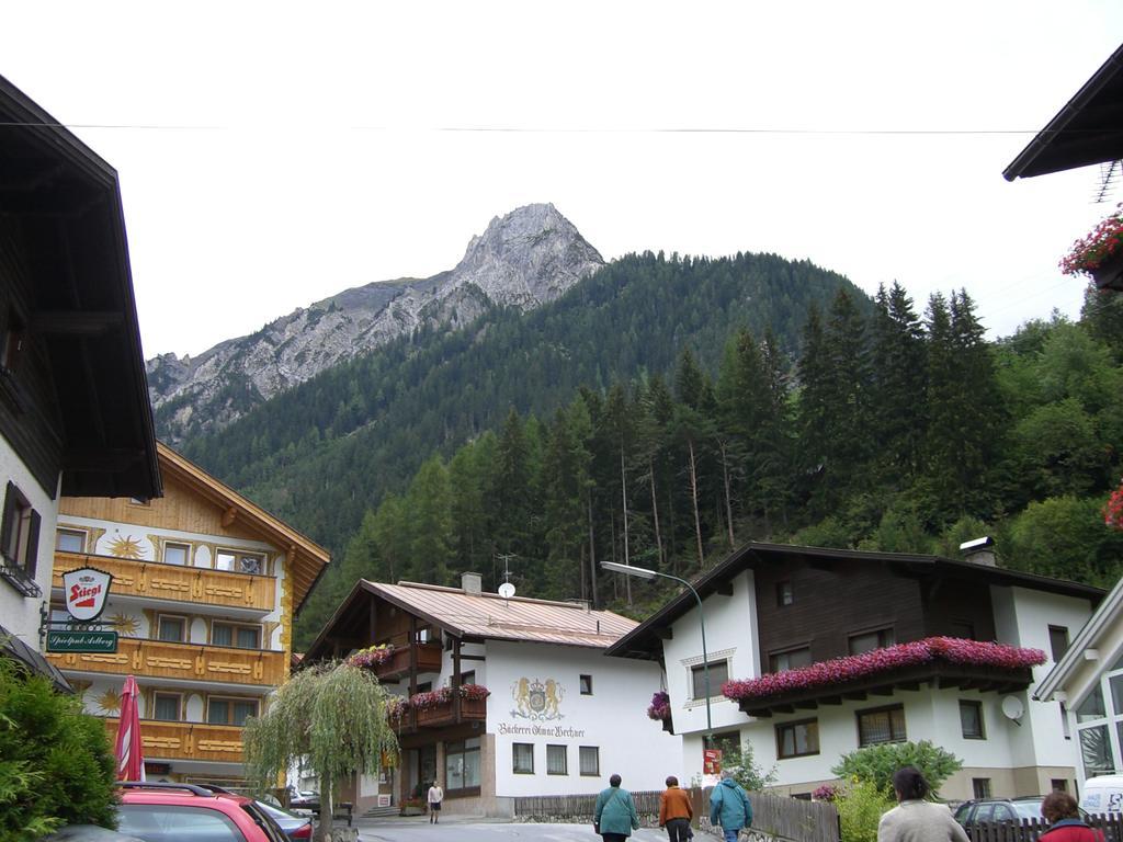 Haus Dorfschmied Hotel Флирш Екстериор снимка
