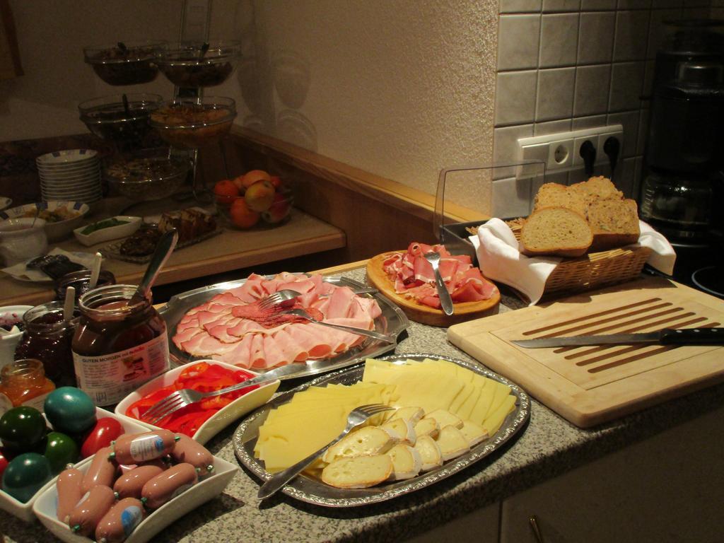 Haus Dorfschmied Hotel Флирш Екстериор снимка