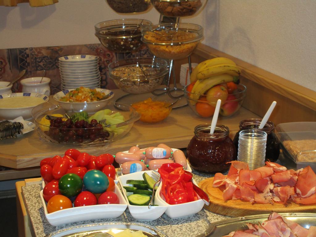 Haus Dorfschmied Hotel Флирш Екстериор снимка