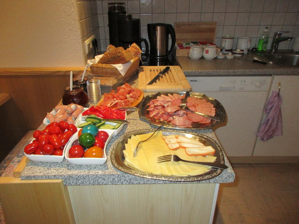 Haus Dorfschmied Hotel Флирш Екстериор снимка