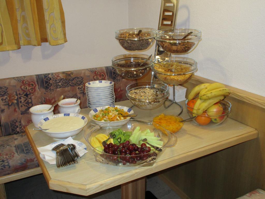 Haus Dorfschmied Hotel Флирш Екстериор снимка