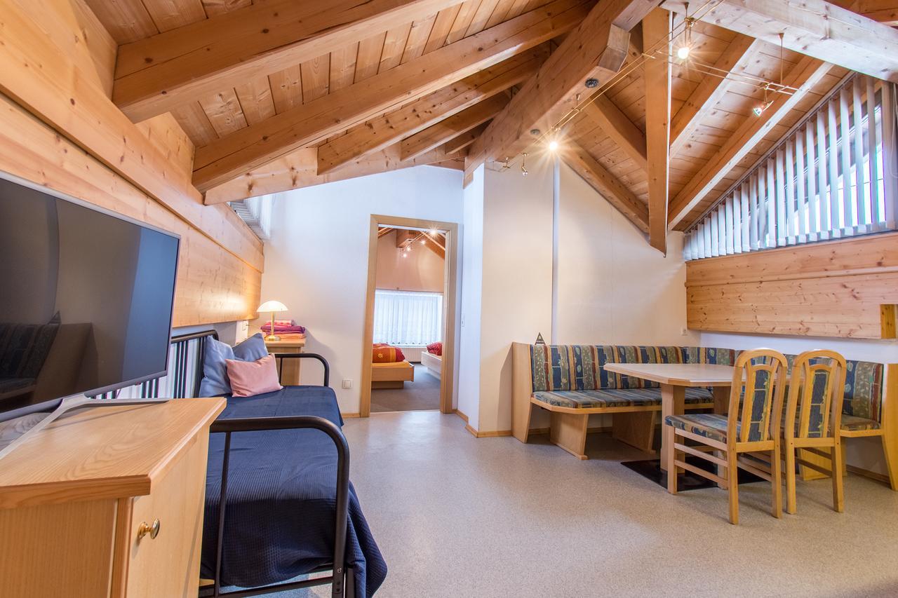 Haus Dorfschmied Hotel Флирш Екстериор снимка