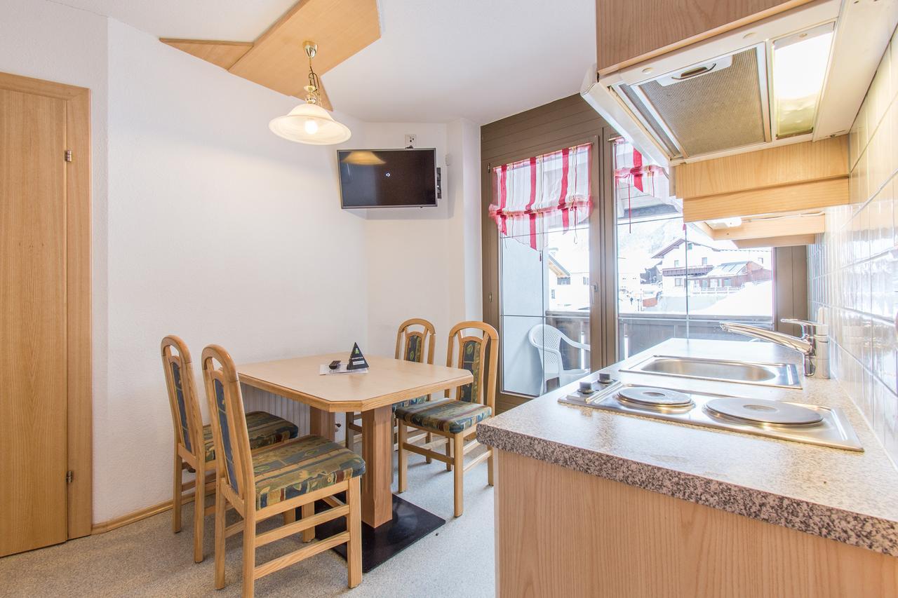 Haus Dorfschmied Hotel Флирш Екстериор снимка