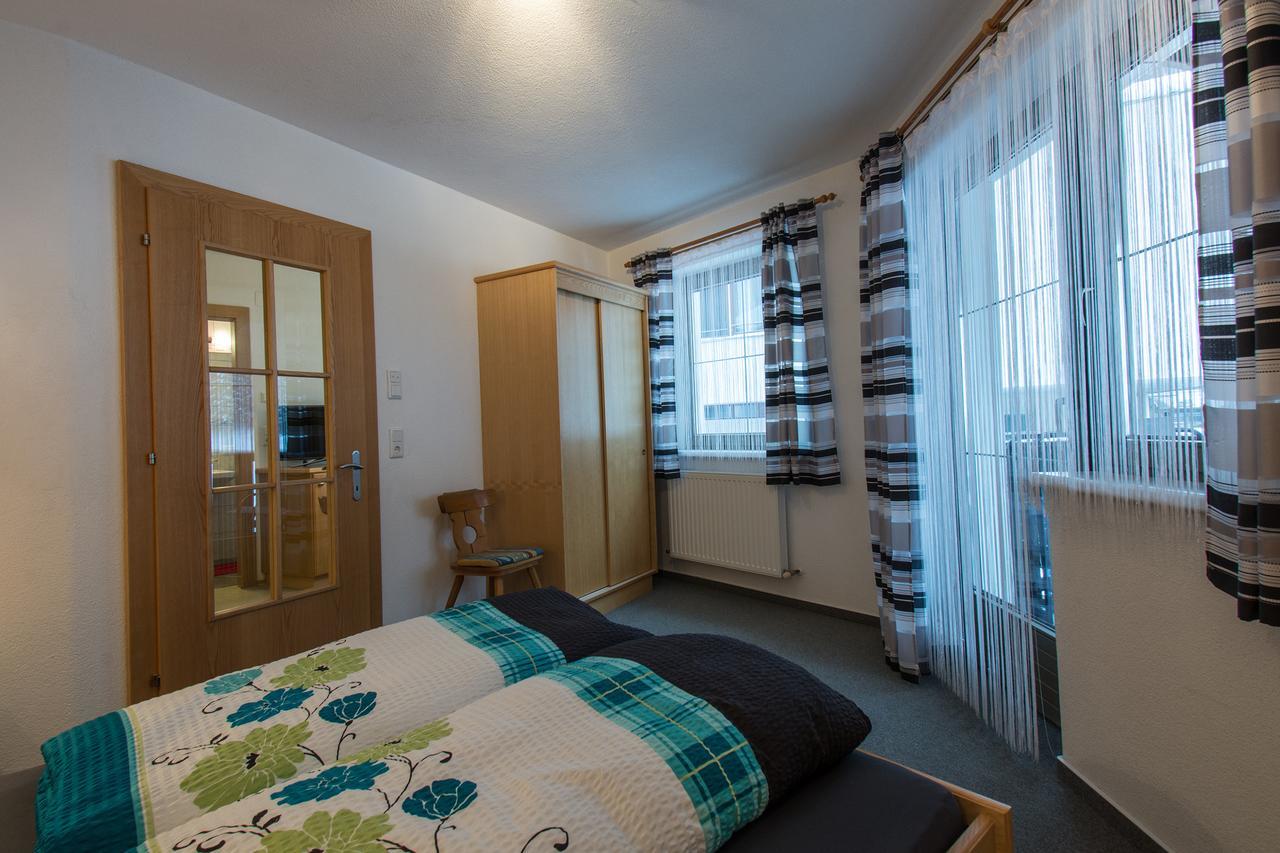 Haus Dorfschmied Hotel Флирш Екстериор снимка
