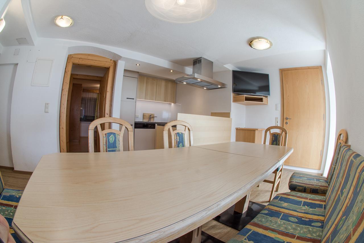 Haus Dorfschmied Hotel Флирш Екстериор снимка