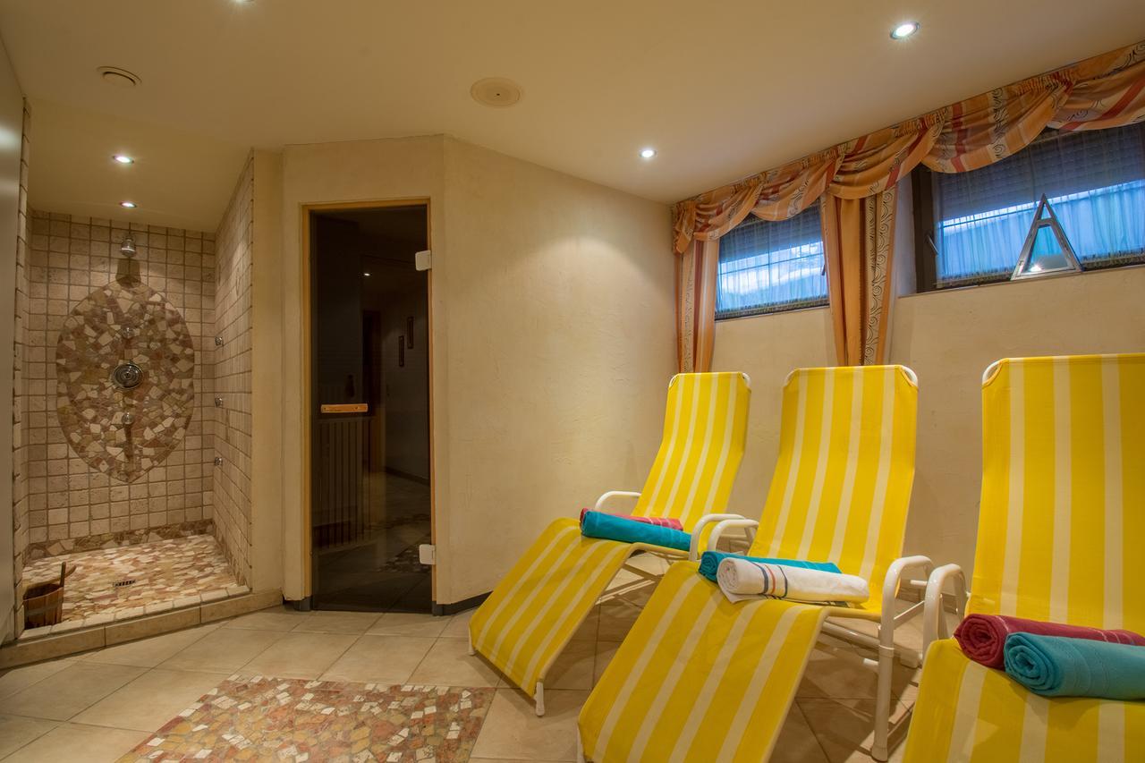 Haus Dorfschmied Hotel Флирш Екстериор снимка