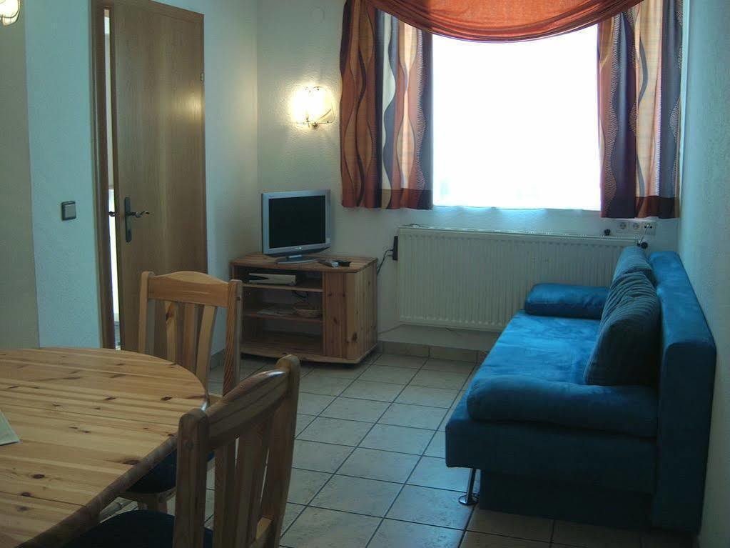 Haus Dorfschmied Hotel Флирш Екстериор снимка